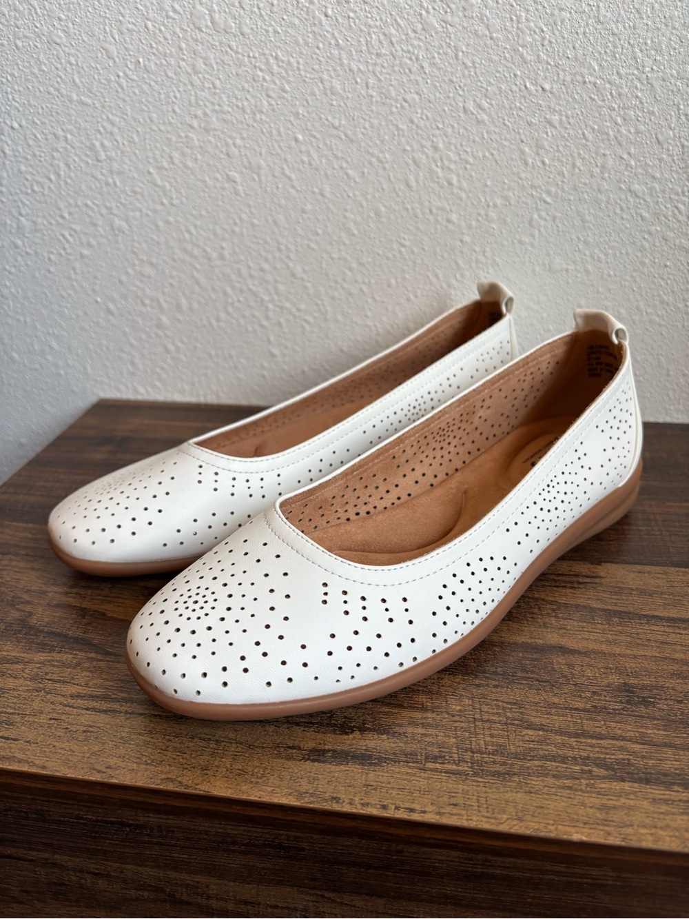 Cliffs by White Mountain Cortney Ballet Flats